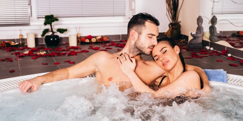 90–120 min. v soukromé VIP wellness zóně pro pár: vířivka i finská sauna